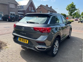 Volkswagen T-Roc Volkswagen T-Roc 1.0 TSI STYLE / NAVI / CARPLAY / ADAP. CRUISE / 18'' LMV / DAB / PDC - afbeelding nr 6
