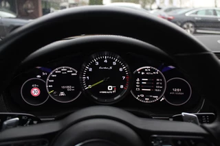 Porsche Panamera Porsche Panamera 4.0 Turbo S E-Hybrid / Panoramadak / 360Camera / Achterasbesturing / Nachtzicht / Softclose / 21'' / Sportuitlaat / Matrix LED / Carbon intr. / Bose / Sportdesign / Volleder / Dodehoek / DAB / ACC - afbeelding nr 18