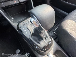 Kia Picanto Kia Picanto 1.0 67pk Automaat  Stoel en Stuur verwarming ,  Navigatie / Apple carplay  / Android auto , Achteruit camera , Bluetooth , Priveglas , Chrome handgrepen , Sport Velgen ,  9.500km !! - afbeelding nr 28