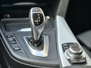 BMW 3 Serie BMW 328i Touring Sport Line/Leer/Grote Navi/245 PK/18''/Vol! - afbeelding nr 13