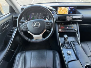 Lexus IS Lexus IS 300h Hybrid Edition 30 ACC OPENDAK LEER PRIMA AUTO - afbeelding nr 2