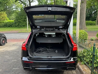 Volvo V60 Volvo V60 2.0 T6 Recharge AWD R-Design R-Design/Airco/Lichtmetalen velgen/Stoelverw. - afbeelding nr 40