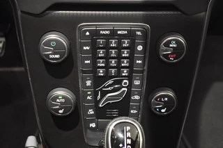 Volvo V40 Volvo V40 T3 153pk Polar+ Sport | Panodak | Camera | Keyless | Styling Kit - afbeelding nr 30