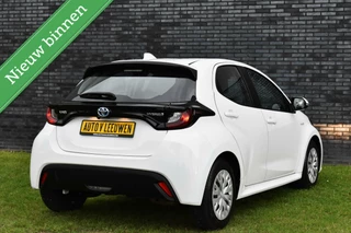 Toyota Yaris Toyota Yaris 1.5 Hybrid Business NAVI/KEYLESS/CAMERA/ETC.! - afbeelding nr 2