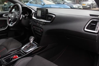 Kia ProCeed Kia ProCeed 1.6 T-GDI GT / Panoramadak / Camera / Leder&Alcantara / 18'' / Keyless / JBL / DAB / Sideskirts / Stuurverwarming / Stoelverwarming / DAB / Dodehoek / ACC - afbeelding nr 13