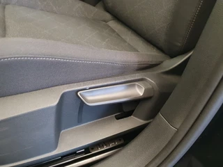 Volkswagen Golf Volkswagen Golf Variant 1.0 eTSI 110pk DSG/AUT Life Camera, ACC, Winterpakket - afbeelding nr 19