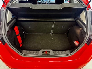 Ford Fiesta Ford Fiesta 1.0 EcoBoost Red Edition 140PK CLIMA 17 INCH PDC NAP APK 6-2026 - afbeelding nr 23