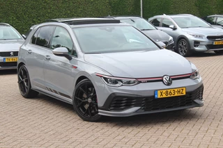 Volkswagen Golf Volkswagen Golf 2.0 TSI GTI Clubsport / Panoramadak / Camera / Head-up / 19'' / IQ Lights / Keyless / Dodehoek / DAB / Stoelverwarming / ACC - afbeelding nr 37