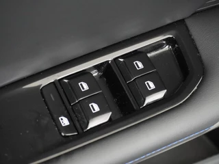 MG 4 MG 4 Luxury 64 kWh COMPLETE AUTO | LONG RANGE! | RIJKLAAR INCL. 12 MND. BOVAGGARANTIE - afbeelding nr 17