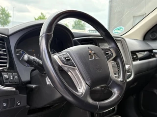 Mitsubishi Outlander Mitsubishi Outlander 2.4 PHEV - Apple CarPlay - Keyless - nap! - airco - trekhaak - - afbeelding nr 11