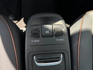 Fiat 500 Fiat 500 RED 42 kWh PANORAMADAK / NAVIGATIE / CARPLAY / ZO GOED ALS NIEUW - afbeelding nr 31