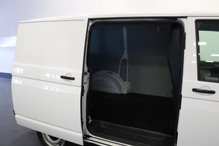 Volkswagen Transporter Volkswagen Transporter 2.0 TDI 150PK Automaat EURO 6 Export - Airco - Cruise - PDC - € 10.950,- Ex. BTW - afbeelding nr 18