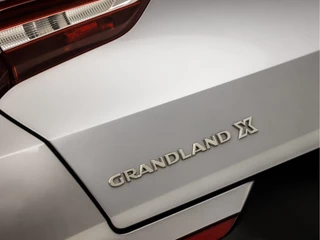 Opel Grandland X Automaat (APPLE CARPLAY, GROOT NAVI, CLIMATE, LED KOPLAMPEN, LEDER, KEYLESS, SPORTSTOELEN, TREKHAAK, CRUISE, LANE ASSIST, NIEUWSTAAT) - afbeelding nr 27