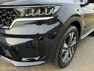 Kia Sorento Sorento 1.6T 267pk PHEV Hybrid 7 Pers. 4WD Automaat Edition , 55 km volledig elektrisch rijden hierna hybride aandrijving. Trekhaak , Navi , Apple Carplay - Android Auto , Parkeerhulp Voor& Achter . Stoel & Stuur verwarming , 7 jaar fabrieksgarantie - afbeelding nr 11