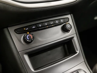 Opel Astra Opel Astra 1.2 Edition (APPLE CARPLAY, CAMERA, CRUISE, SPORTSTOELEN, LED KOPLAMPEN, PARKEERSENSOREN, LM VELGEN, NIEUWSTAAT) - afbeelding nr 9