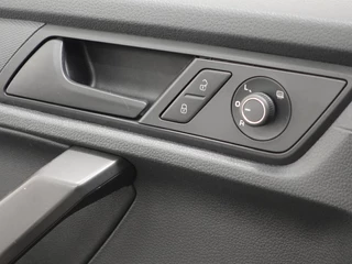 Volkswagen Caddy Volkswagen Caddy 150pk Automaat L2H1 Maxi Euro6 Parkeersensoren achter Cruise Control Airco 17
