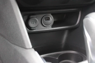 Peugeot 208 Peugeot 208 1.2 110PK AUTOMAAT SIGNATURE | NAVIGATIE | APPLE CARPLAY/ANDROID AUTO | PARKEERSENSOREN | DAB+ RADIO | LICHTMETALEN VELGEN | GETINTE RUITEN | CLIMATE CONTROL | CRUISE CONTROL | - afbeelding nr 35