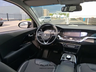 Kia e-Niro Kia e-Niro DynamicPlusLine 64 kWh |PANO|CAMERA|STUUR+STOELVERW|ORIG. NL|NAP| 2927 - afbeelding nr 30