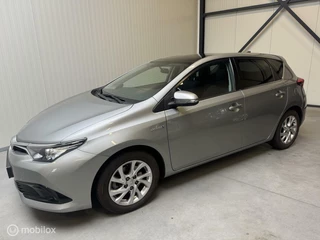 Toyota Auris - 329863331-0