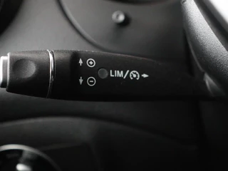 Mercedes-Benz GLA Mercedes-Benz GLA-klasse 180 CDI Lease Edition | Camera | Half leder | Trekhaak | Navigatie | Xenon | Cruise control | Bluetooth | Park Assist | Airco | Bluetooth - afbeelding nr 14
