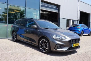 Ford Focus Ford Focus Wagon 1.0 EcoBoost ST Line 125PK Automaat Winterpack Achteruitrijcamera Climate Cruise Navi 18