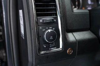 Dodge Ram 1500 Dodge Ram 1500 4X4 5.7 V8 4x4 Quad Cab 6'4 Pano Stoelverk. - afbeelding nr 43