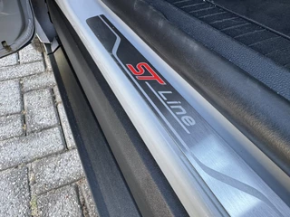 Ford Kuga Ford Kuga 2.5 PHEV Graphite Tech Edition Trekhaak | Schuifdak - afbeelding nr 17