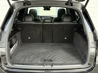 Mercedes-Benz GLE Mercedes-Benz GLE-klasse 300 d 4MATIC AMG Panoramadak Trekhaak Luchtvering Rondomzicht Camera - afbeelding nr 31