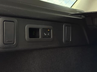 Land Rover Range Rover Velar Land Rover Range Rover Velar 2.0 I4 AWD R-Dynamic HSE | Panorama | Meridian Sound | HUD | Carplay | - afbeelding nr 19