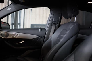 Mercedes-Benz GLC Mercedes-Benz GLC-klasse Coupé 300 4MATIC AMG 63 Look / Lane Assist / Leder / F1 / Sfeerverlichting / Camera / Led / Pdc / 20 Inch - afbeelding nr 22