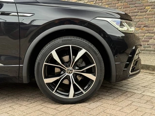 Volkswagen Tiguan Volkswagen Tiguan 1.5 TSI DSG 2x R-LINE Panodak Leer Trekhaak 20 Inch - afbeelding nr 12