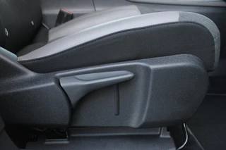 Citroën C5 Aircross Citroen C5 Aircross 1.6 Plug-in 225PK Hybrid BUSINESS | NAVIGATIE | APPLE CARPLAY/ANDROID AUTO | KEYLESS ENTRY/START | LED KOPLAMPEN | DODEHOEK DETECTIE | LICHTMETALEN VELGEN 18