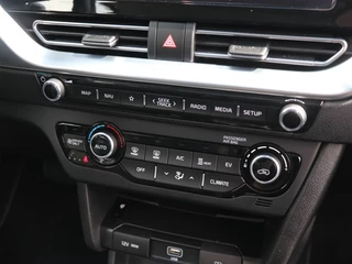 Kia e-Niro Kia e-Niro ExecutiveLine 64 kWh I 3-Fase I Schuifdak I Leder I JBL - afbeelding nr 13