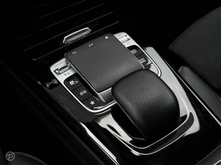 Mercedes-Benz A-Klasse Mercedes-Benz A-klasse 200 AMG Panoramadak Camera LED DAB Widescreen Apple CarPlay/Android Auto Night Pakket Stoelverwarming - afbeelding nr 22