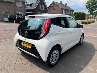 Toyota Aygo Toyota Aygo 1.0 VVT-I X-PLAY / AIRCO / CAMERA / NAVI / BLUETOOTH - afbeelding nr 6