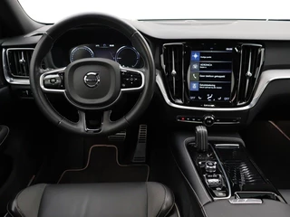 Volvo V60 Volvo V60 T8 PLUG-IN HYBRID AWD R-DESIGN SCHUIFDAK HEAD-UP DISPLAY HARMAN - afbeelding nr 38