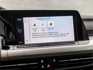 Volkswagen Golf Volkswagen Golf 1.0 eTSI Sport Automaat (APPLE CARPLAY, GROOT NAVI, KEYLESS, SFEERVERLICHTING, SPORTSTOELEN, LM VELGEN, PARKEERSENSOREN, ADAPTIVE CRUISE, NIEUWSTAAT) - afbeelding nr 25