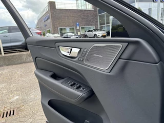 Volvo XC60 Volvo XC60 T8 Plug-in hybrid AWD Ultra Dark | Luchtvering | 360 Camera | Trekhaak | Harman/Kardon | - afbeelding nr 15