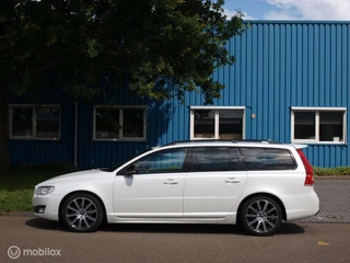 Volvo V70 Volvo V70 AWD 2.4 D5 215 Aut6 Leer Xenon 18Velgen Pdc Mooi!! - afbeelding nr 2