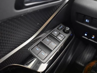 Toyota C-HR Toyota C-HR 1.8 Hybrid Bi Tone | Stuur & Stoelverwarming | PDC V + A | - afbeelding nr 19