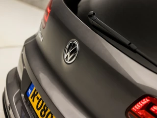 Volkswagen Tiguan Volkswagen Tiguan 1.4 TSI R-Line Sport 150Pk Automaat (PANORAMADAK, NAVIGATIE, XENON, CAMERA, LEDEREN SPORTSTOELEN, STOELVERWARMING, KEYLESS, CRUISE, NIEUWE APK, NIEUWSTAAT) - afbeelding nr 34