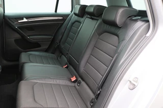 Volkswagen Golf Panoramadak, Camera, Climate, Navigatie, Bluetooth, DAB, Trekhaak, 18'' - afbeelding nr 14