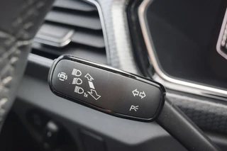 Volkswagen T-Cross Volkswagen T-Cross 1.5 TSI DSG R-Line 150pk / Navi / Camera/ ACC /LED / Trekhaak - afbeelding nr 43