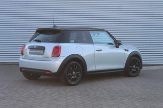 MINI Electric Mini Mini Electric MINI Electric 33 SE kWh/Navi/Carplay/Zwart dak - afbeelding nr 6