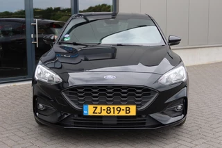 Ford Focus Ford Focus 1.0 EcoBoost ST Line Business 125pk NAVI, Camera, Trekhaak, B&O, Winter pack - afbeelding nr 2