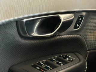 Volvo XC90 Volvo XC90 2.0 T8 Twin Engine AWD R-Design Pano|Lucht|22''|HUD|B&W Geluid - afbeelding nr 33