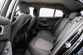 BMW 1 Serie BMW 1-serie 116i | Navi | PDC | Apple Carplay | Cruise | DAB | 17 inch | - afbeelding nr 31