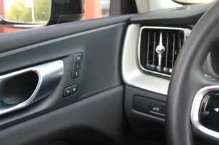 Volvo XC60 Volvo XC60 T6 Recharge AWD Plus Dark | Longe Range | Panoramadak | Leder | Parkeercamera | Stoelverwarming | Memory Stoelen | Keyless - afbeelding nr 28