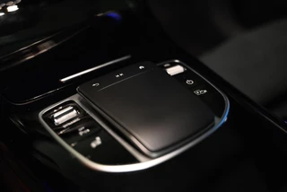 Mercedes-Benz EQC Mercedes-Benz EQC 400 4MATIC Premium Plus 80 kWh AMG - Memory - Distronic - Schuifdak - Keyless Entry - HUD - Ambiance Verlichting - afbeelding nr 21