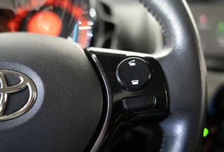 Toyota Aygo Aygo X-play | Automaat | All-Weather Banden | 2e eigenaar - afbeelding nr 11